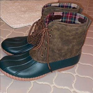 Duck boot size 9